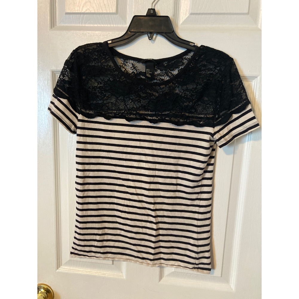 H&M Womens Striped Short Sleeve Top Black White Floral Lace Yoke Size Medium